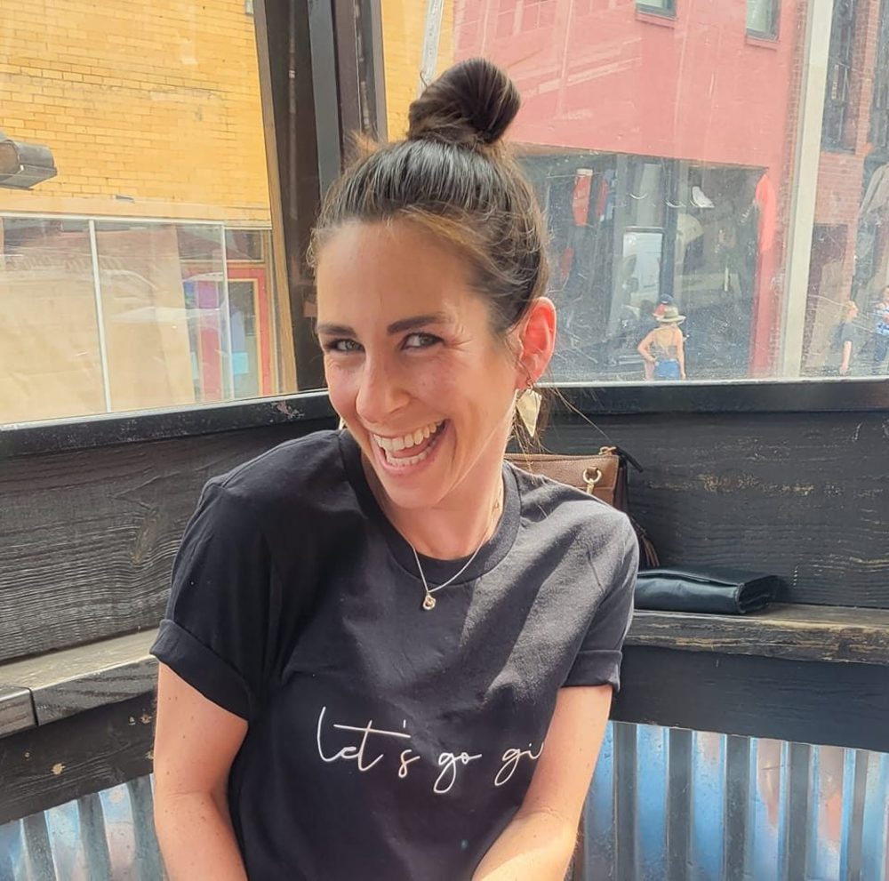Meet your Posher, Lara